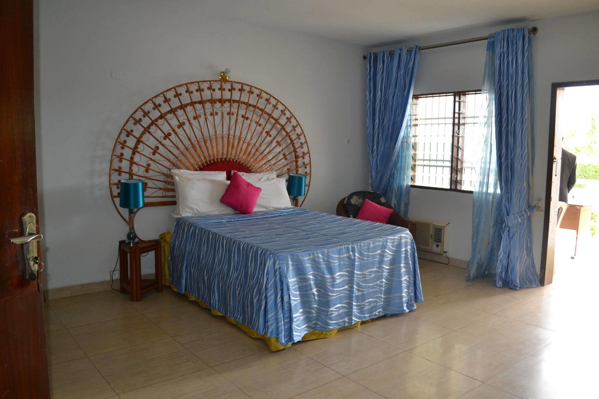 Hotel Azur Yaoundé Exterior photo